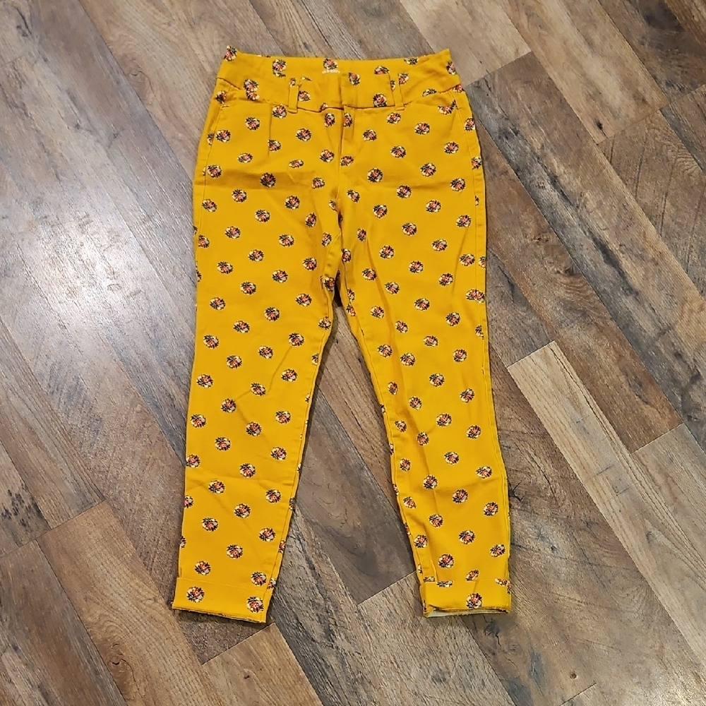👖Old Navy Floral Pixie Pants